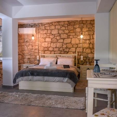 הוילה Kitriaí Coastal Stone Hideaway With Stunning Scenery מראה חיצוני תמונה