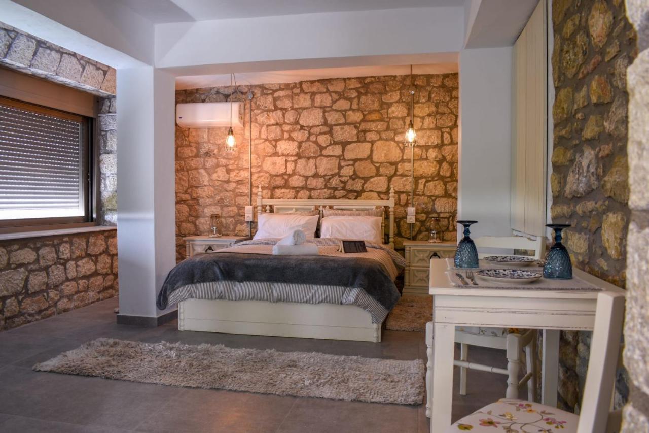 הוילה Kitriaí Coastal Stone Hideaway With Stunning Scenery מראה חיצוני תמונה