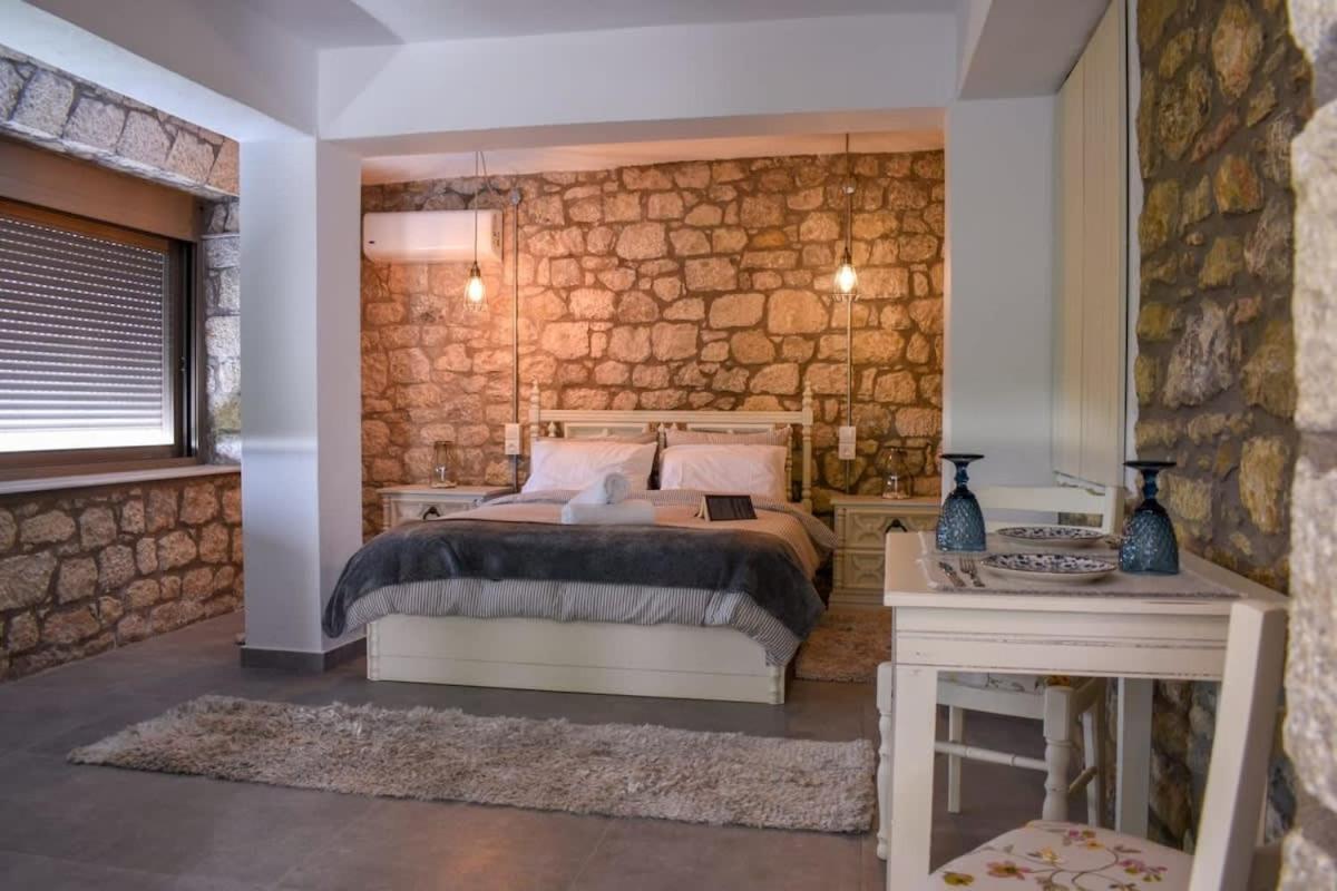 הוילה Kitriaí Coastal Stone Hideaway With Stunning Scenery מראה חיצוני תמונה