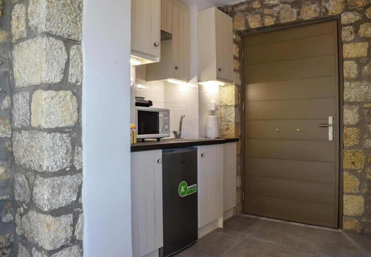 הוילה Kitriaí Coastal Stone Hideaway With Stunning Scenery מראה חיצוני תמונה