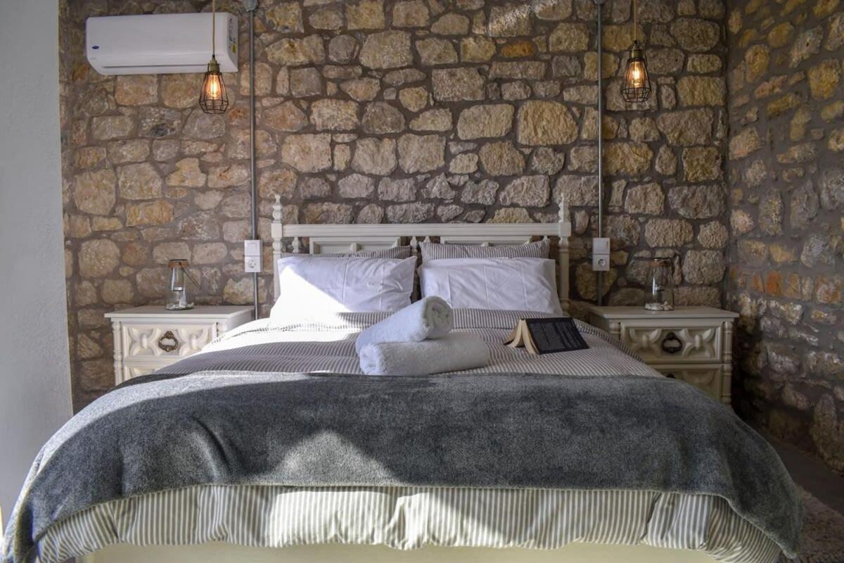 הוילה Kitriaí Coastal Stone Hideaway With Stunning Scenery מראה חיצוני תמונה
