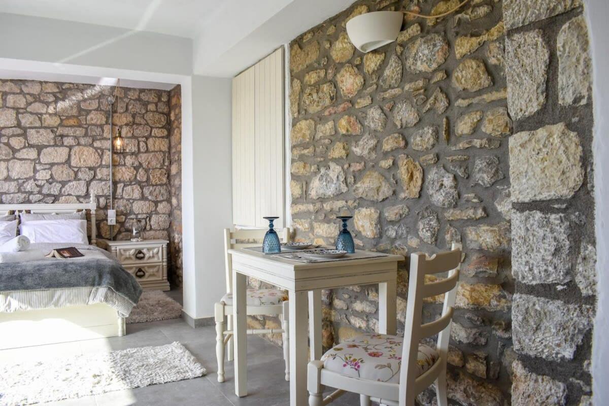 הוילה Kitriaí Coastal Stone Hideaway With Stunning Scenery מראה חיצוני תמונה