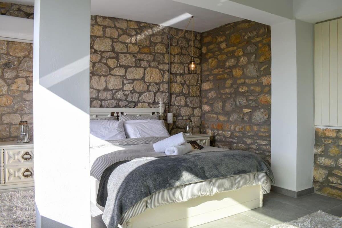 הוילה Kitriaí Coastal Stone Hideaway With Stunning Scenery מראה חיצוני תמונה
